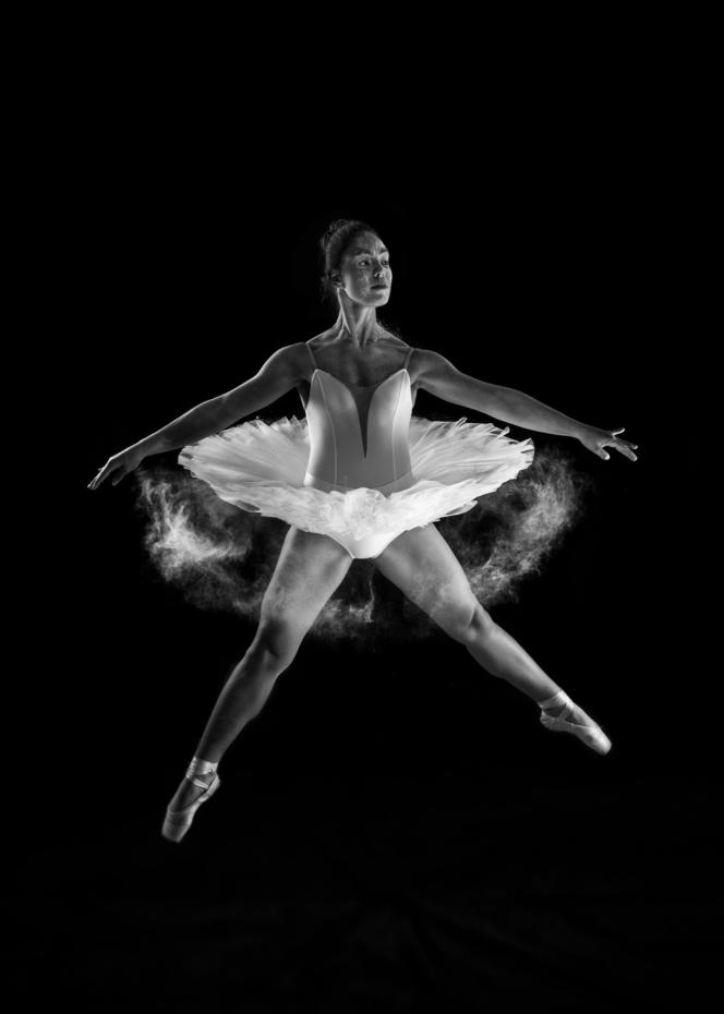 Ballet Dancer B&W