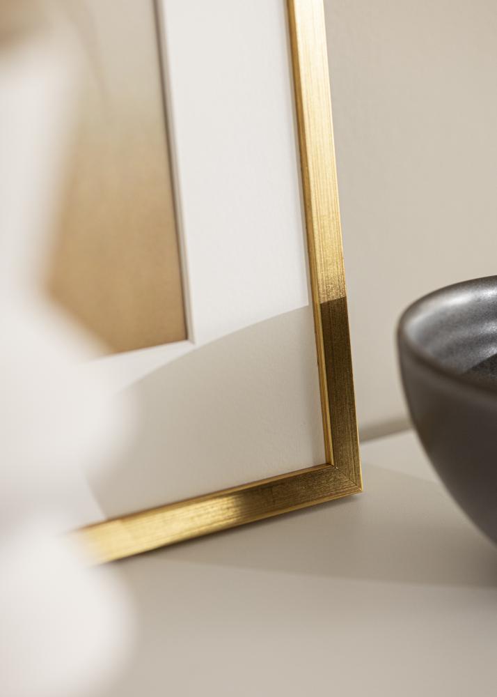 Ramme Edsbyn Gull 40x45 cm - Passepartout Hvit 28x34 cm