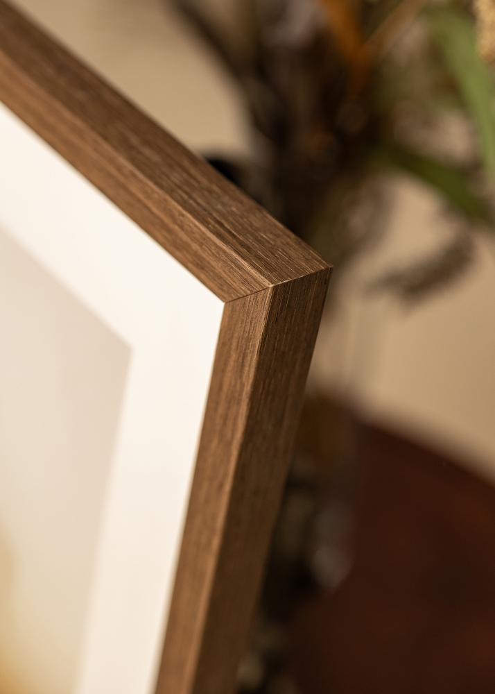 Ramme Hermes Valnøtt 70x90 cm - Passepartout Hvit 55x70 cm