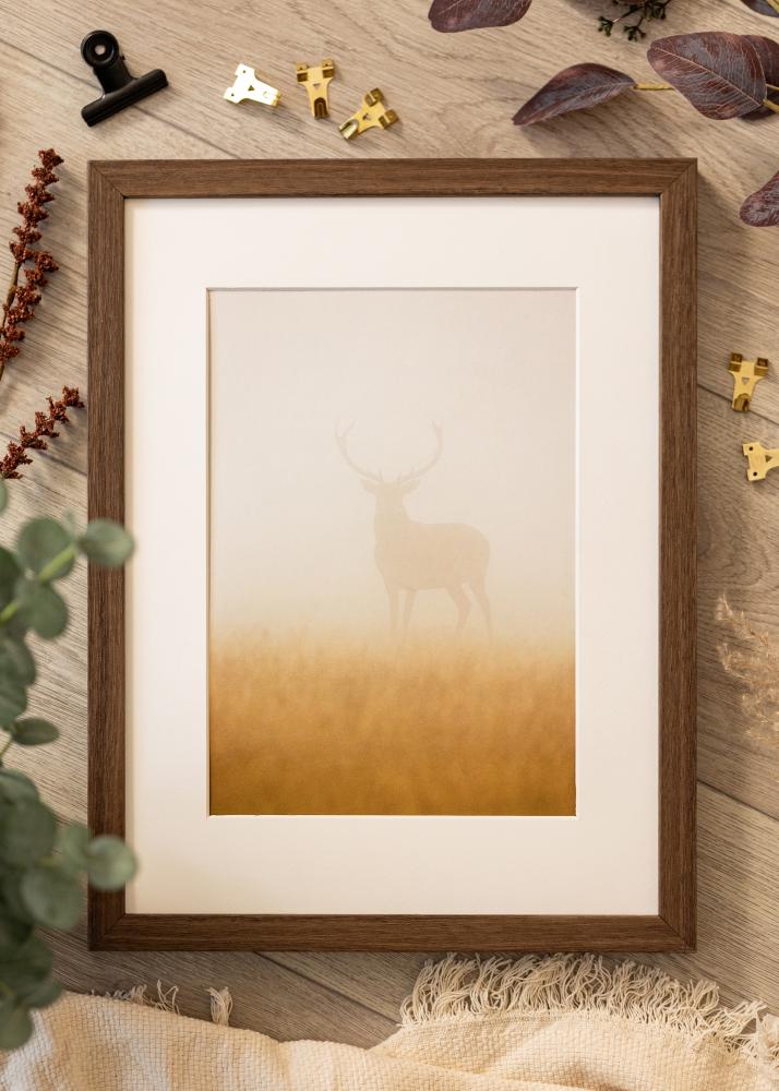 Ramme Hermes Valnøtt 70x90 cm - Passepartout Hvit 55x70 cm