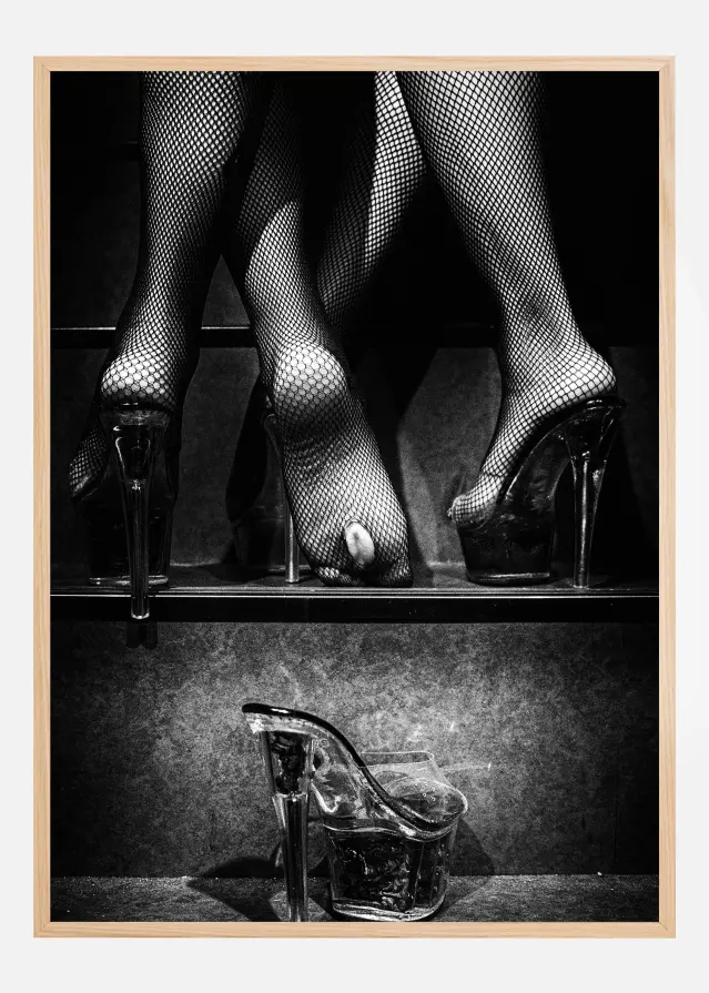 On the soles of its feet Plakat