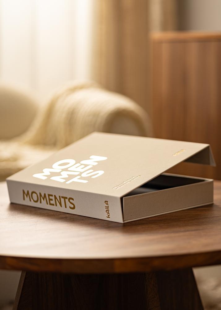 KAILA MOMENTS Creme - Coffee Table Photo Album (60 Svarte Sider / 30 Ark)