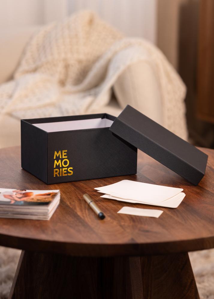 KAILA MEMORIES Fotoboks (700 bilder i 10x15 cm) - Svart