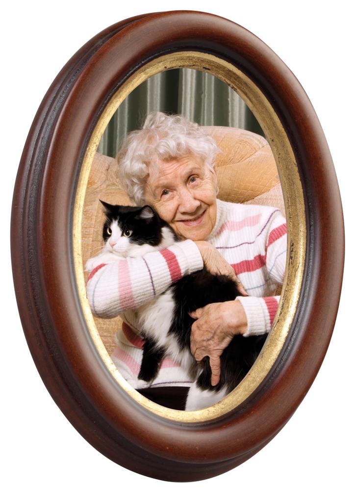 Molly Oval Brun 13x18 cm