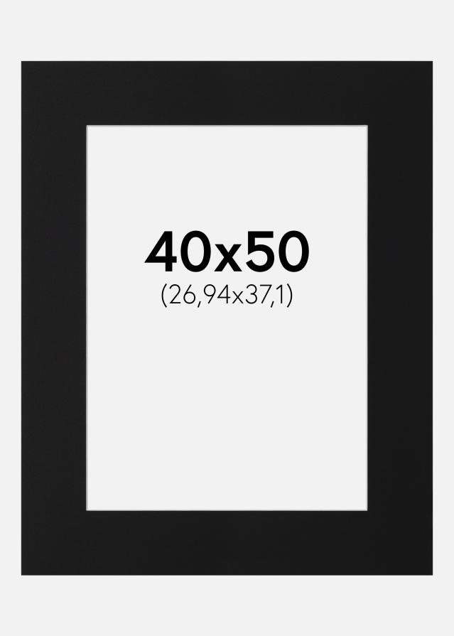 Passepartout Svart Standard (Hvit kjerne) 40x50 cm (26,94x37,1)