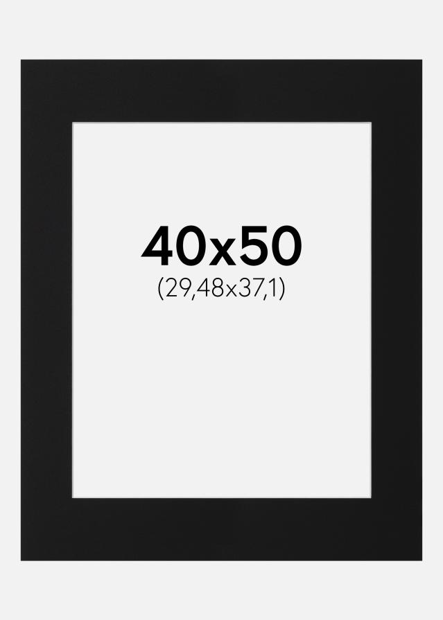 Passepartout Svart Standard (Hvit kjerne) 40x50 cm (29,48x37,1)