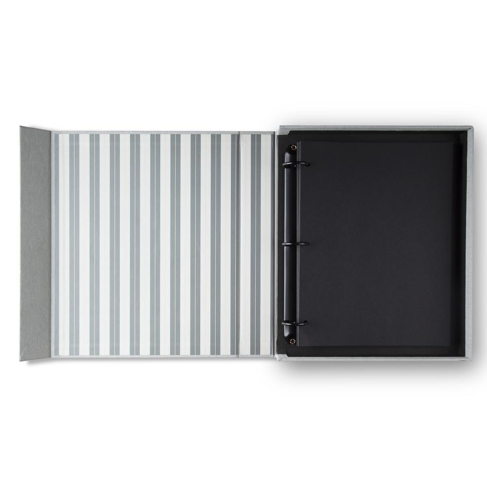 Baby It's A Wild World - A Coffee Table Photo Album (60 Svarte Sider / 30 ark)