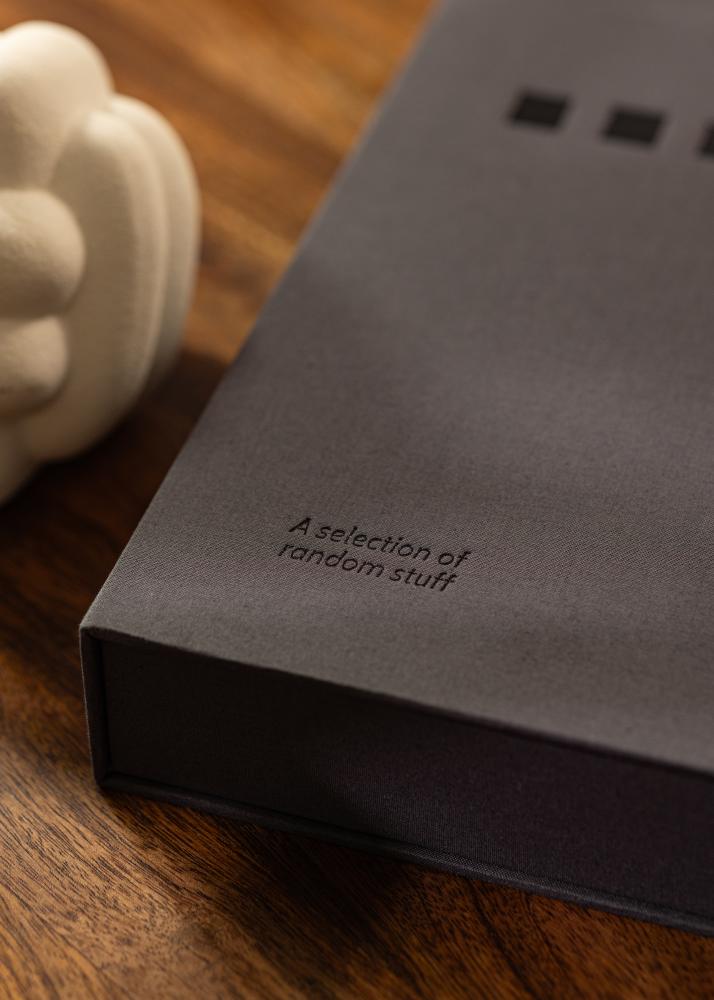 KAILA ... - Coffee Table Photo Album (60 Svarte Sider / 30 Ark)