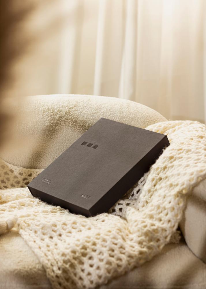 KAILA ... - Coffee Table Photo Album (60 Svarte Sider / 30 Ark)