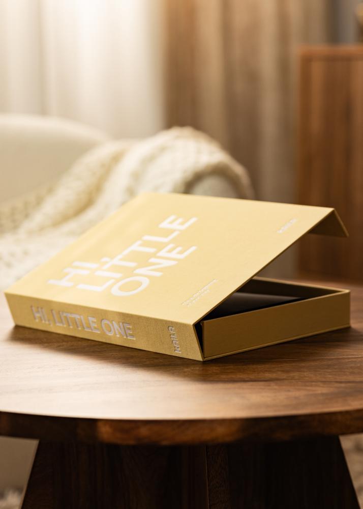 KAILA HI LITTLE ONE Yellow - Coffee Table Photo Album (60 Svarte Sider)