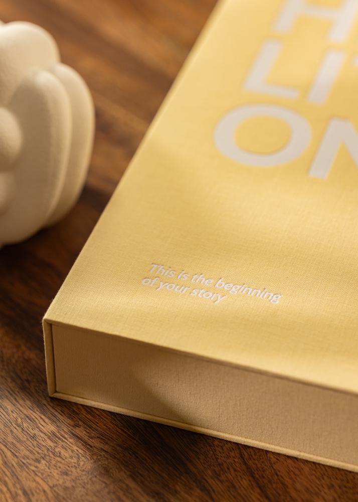 KAILA HI LITTLE ONE Yellow - Coffee Table Photo Album (60 Svarte Sider)