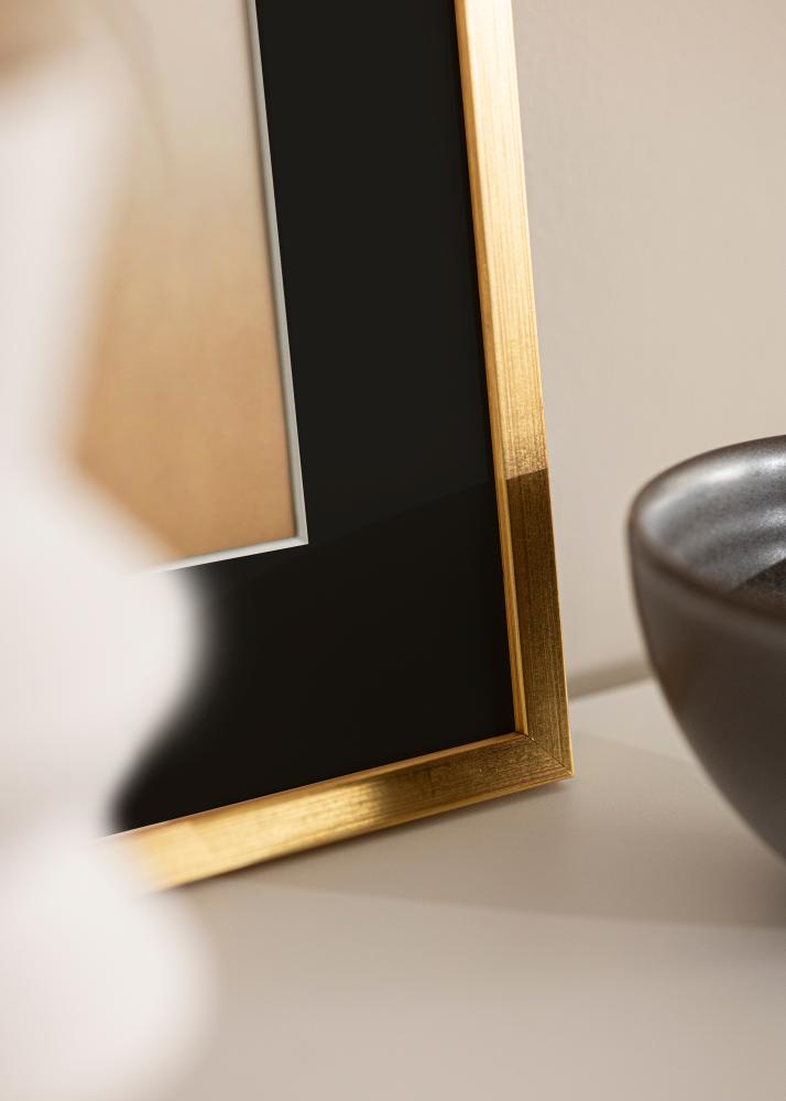 Ramme Edsbyn Gull 30x40 cm - Passepartout Svart 8x12 inches